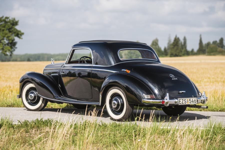  Mercedes-Benz 220 Coupe 1954 года  (фото 8 из 19)